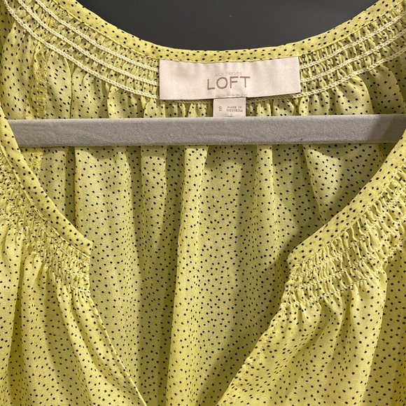 LOFT yellow blouse with pattern in size S. - Picture 3 of 7
